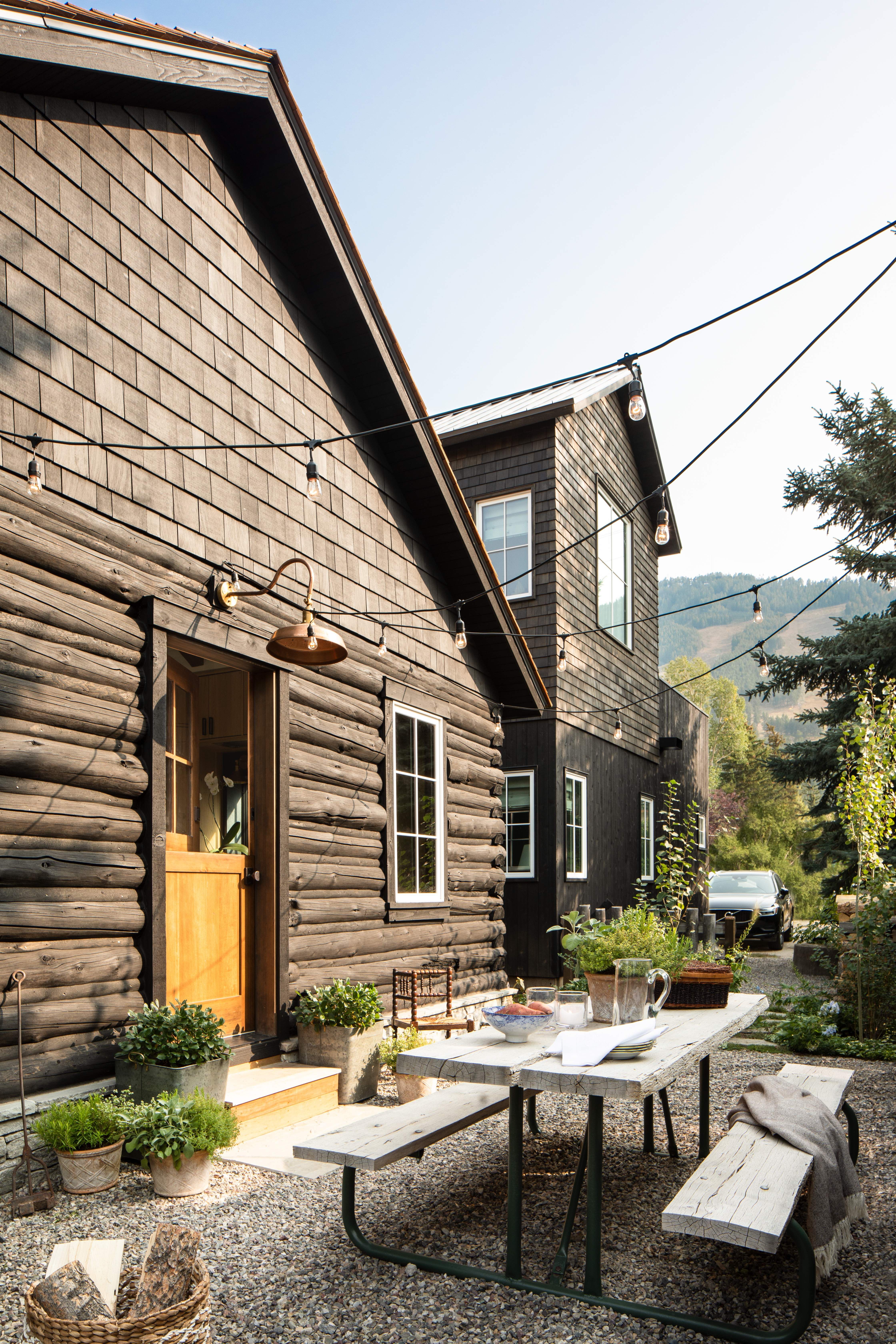 East Jackson Cabin Outdoor Dining Area